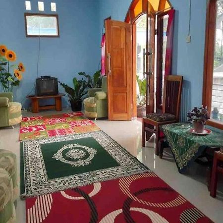 Express O 91370 Rumah Pemandangan Semeru Asli Lumajang Экстерьер фото